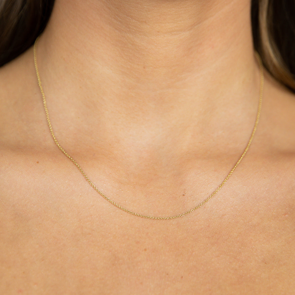 a timeless, fine gold chain necklace made of recycled 14k gold | klassische Halskette aus recyceltem 14k Gold