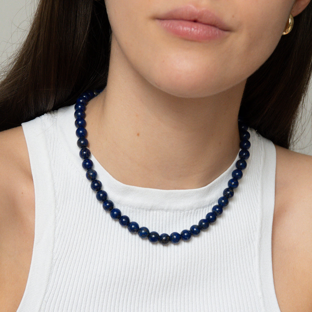 round lapizlazuli beaded necklace 