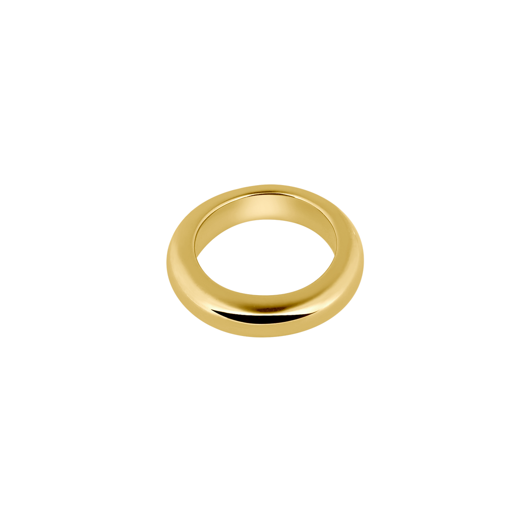 llr studios x elise soho bold statement ring made of recycled 14k gold. handmade in germany.